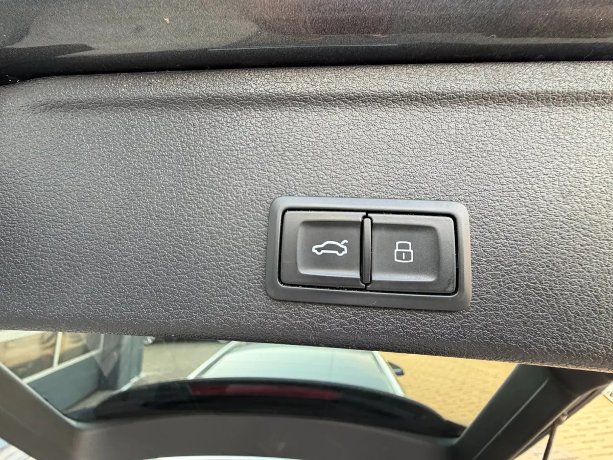 1.4 TFSI Design Pro Line Plus S-Line / Camera / Virtual / Keyless / Lane Side Assist.