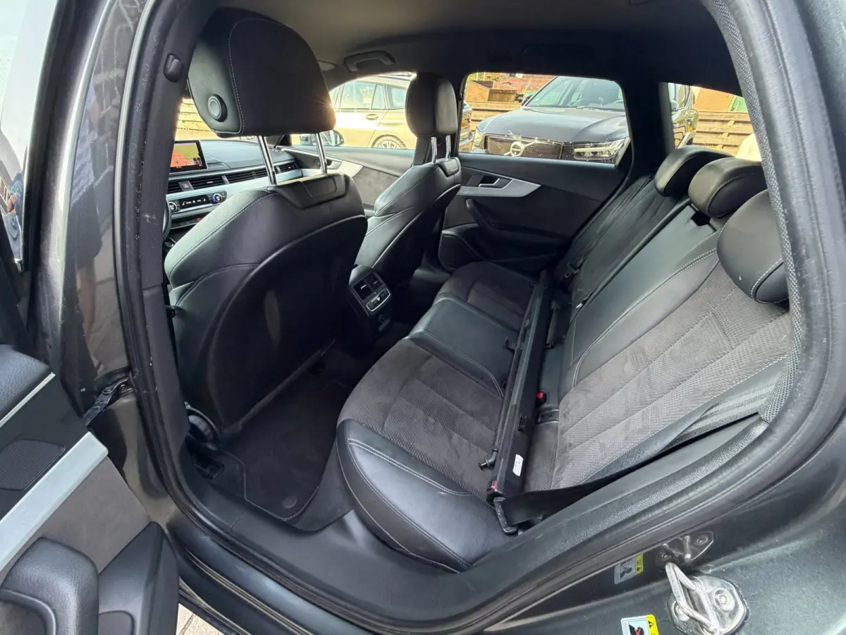 1.4 TFSI Design Pro Line Plus S-Line / Camera / Virtual / Keyless / Lane Side Assist.