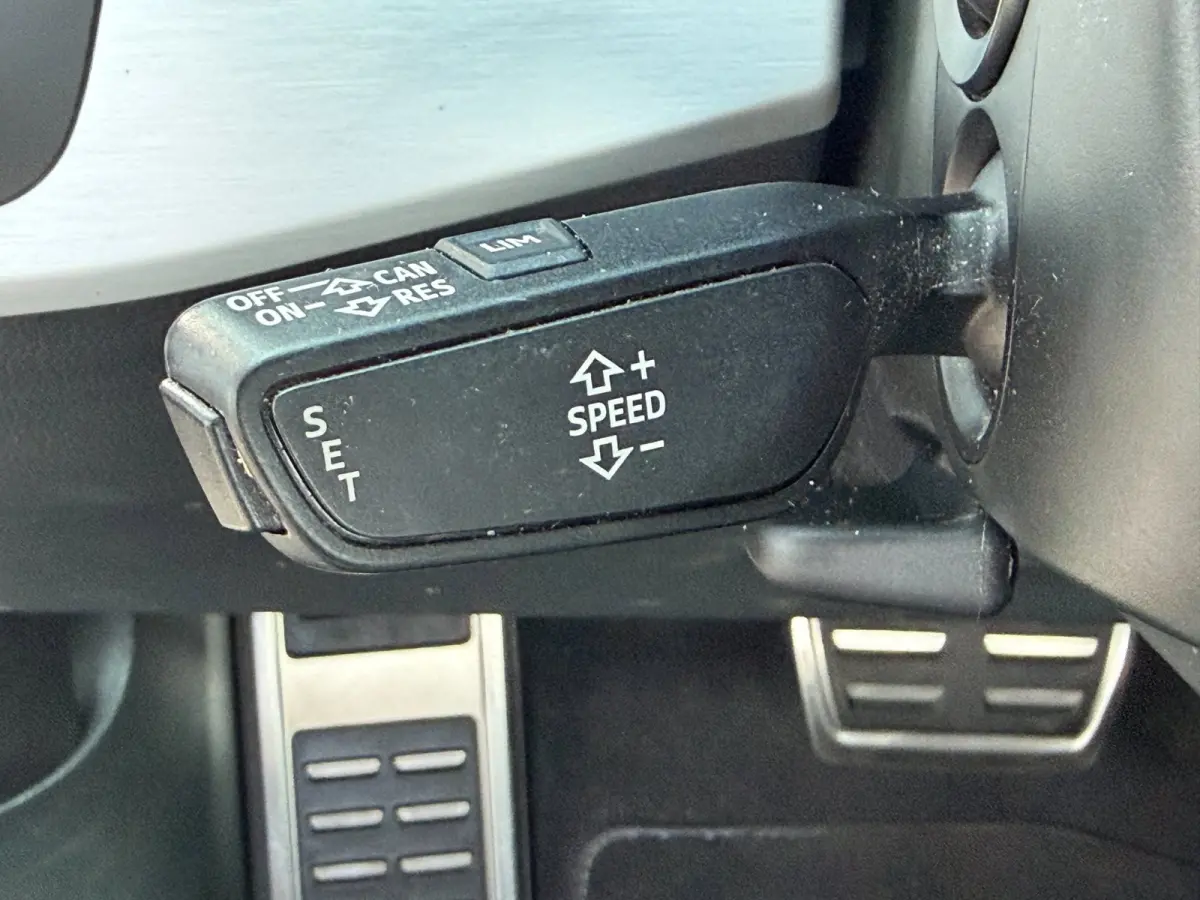 1.4 TFSI Design Pro Line Plus S-Line / Camera / Virtual / Keyless / Lane Side Assist.