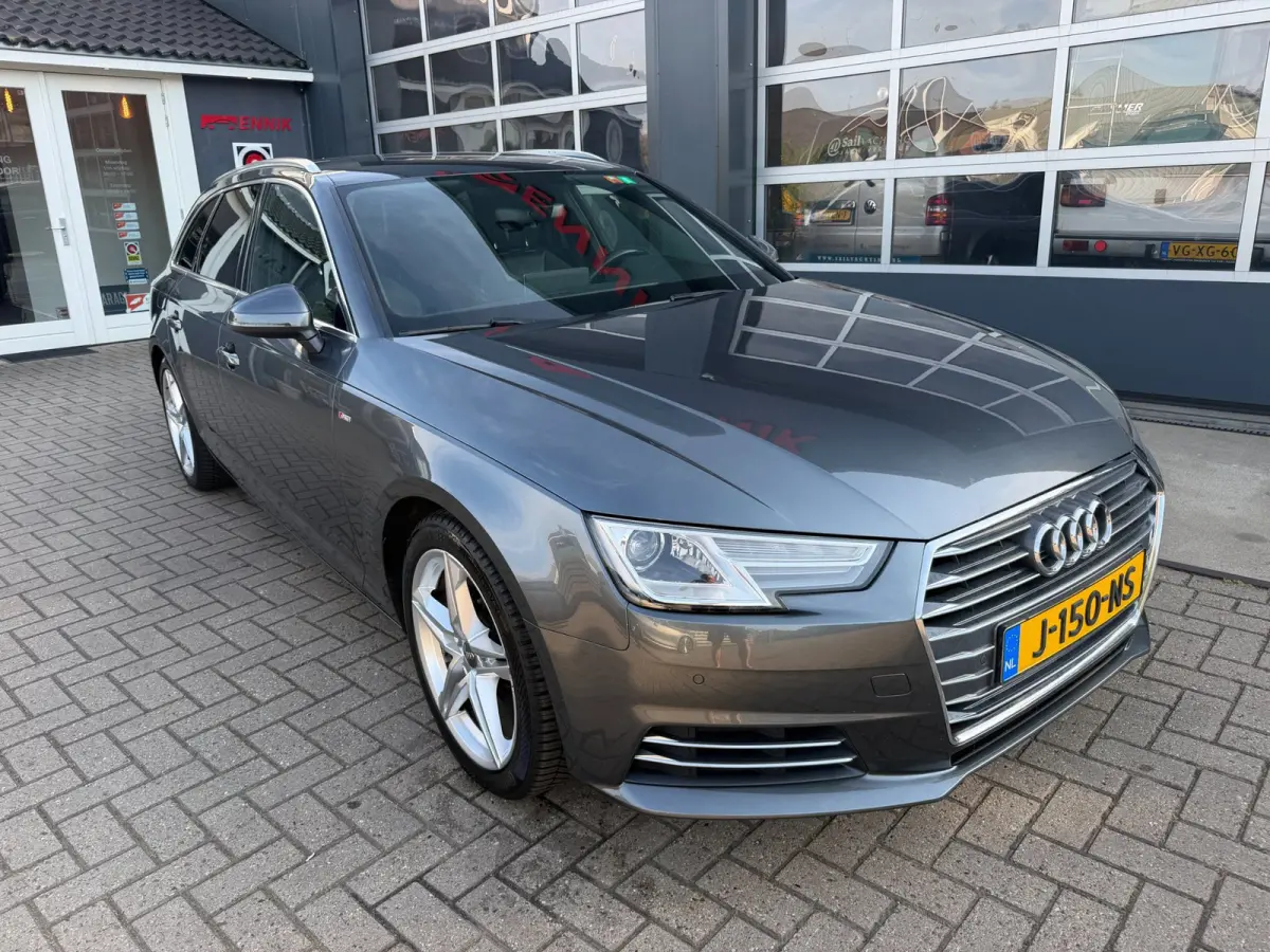 1.4 TFSI Design Pro Line Plus S-Line / Camera / Virtual / Keyless / Lane Side Assist.