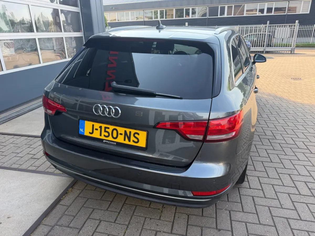 1.4 TFSI Design Pro Line Plus S-Line / Camera / Virtual / Keyless / Lane Side Assist.