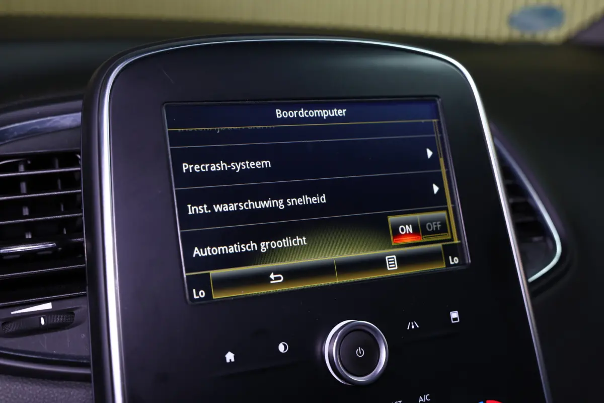 1.2 TCe Intens AVM LED NAVI CRUISE CLIMA KEYLESS PDC BT THAAK "17