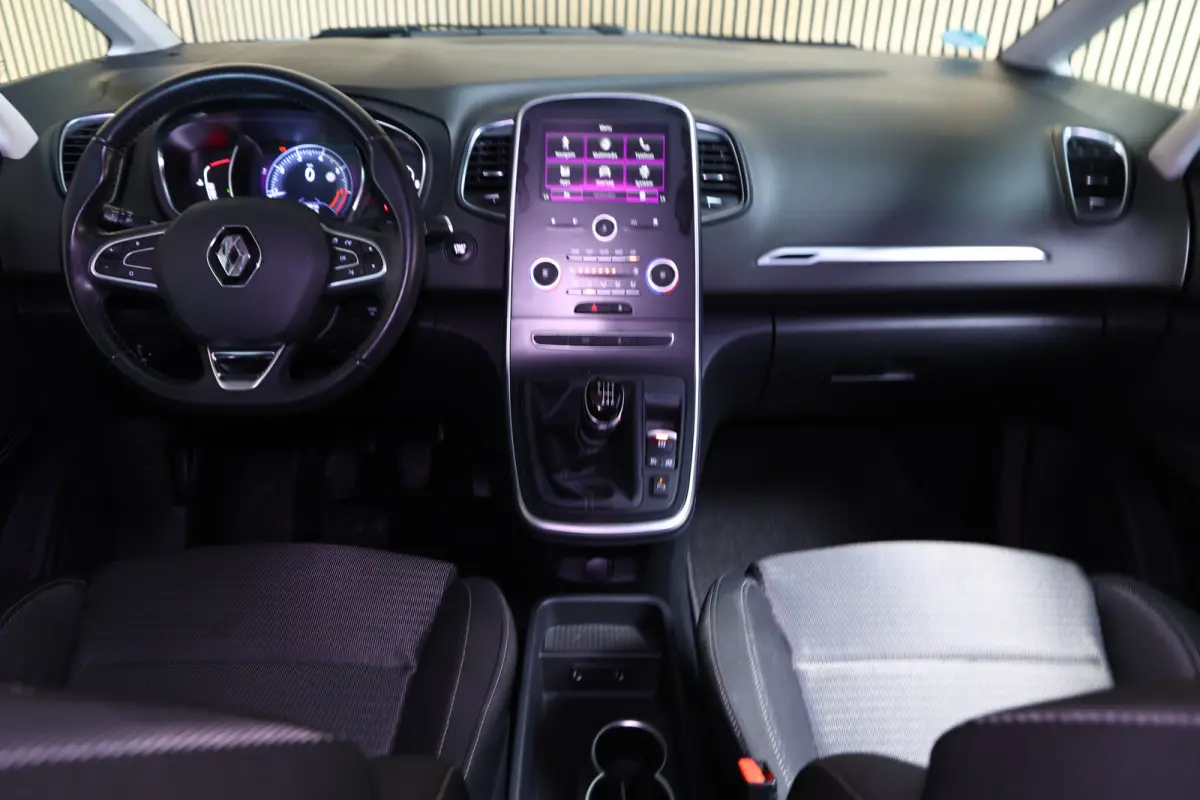 1.2 TCe Intens AVM LED NAVI CRUISE CLIMA KEYLESS PDC BT THAAK "17
