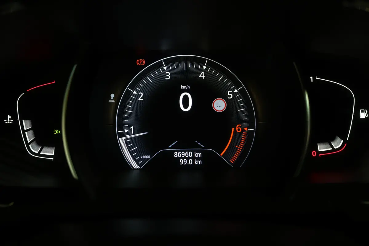 1.2 TCe Intens AVM LED NAVI CRUISE CLIMA KEYLESS PDC BT THAAK "17