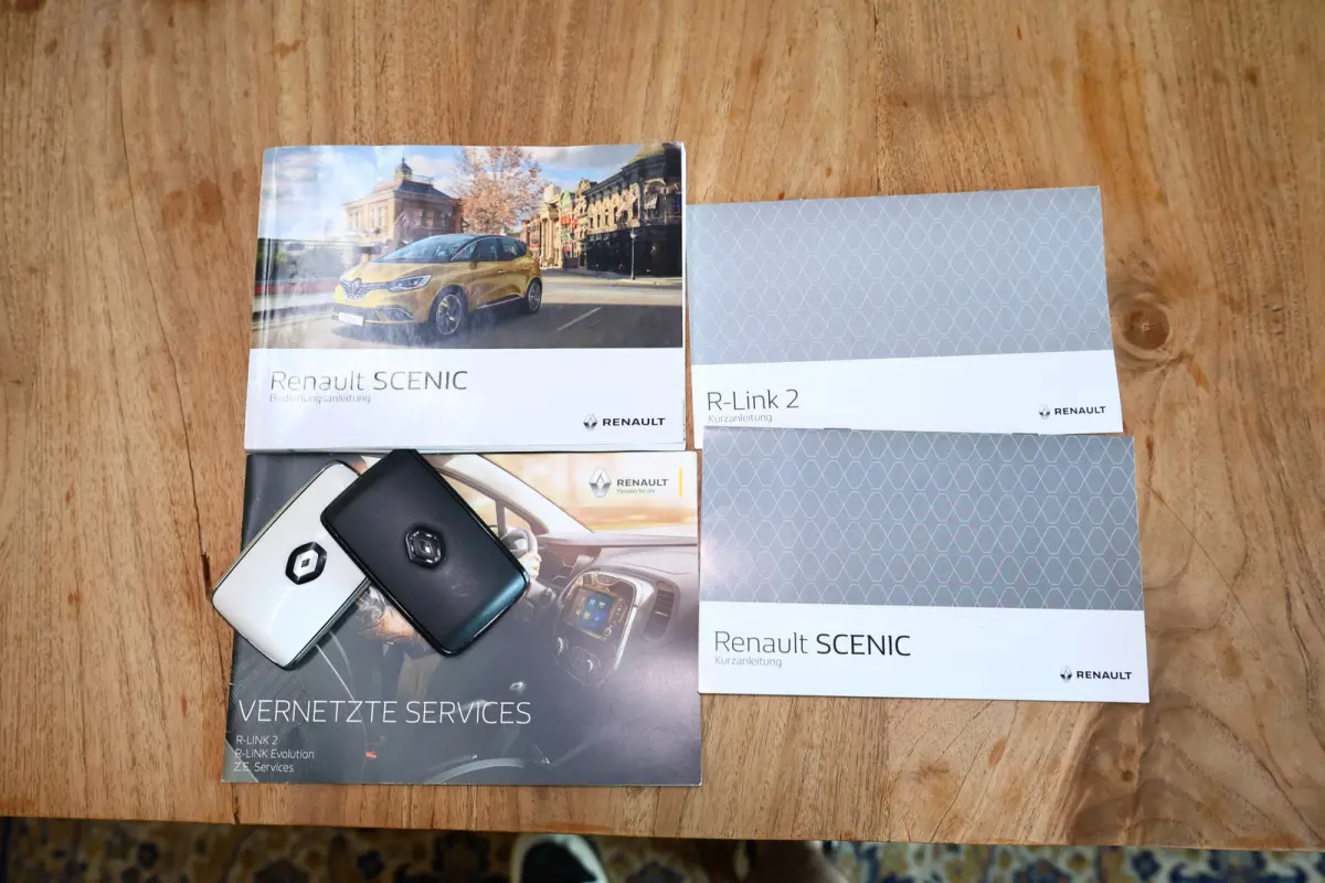 1.2 TCe Intens AVM LED NAVI CRUISE CLIMA KEYLESS PDC BT THAAK "17