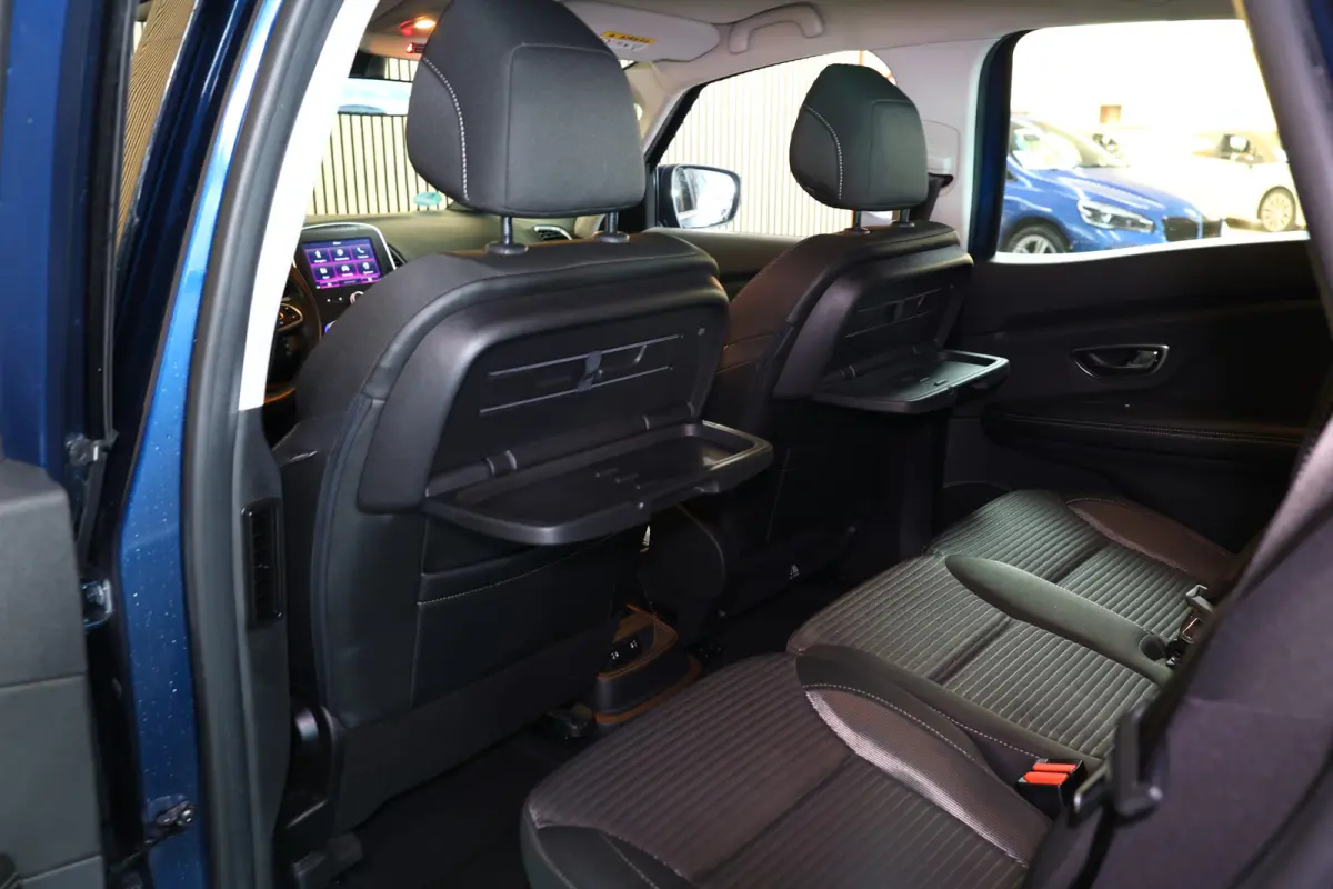1.2 TCe Intens AVM LED NAVI CRUISE CLIMA KEYLESS PDC BT THAAK "17