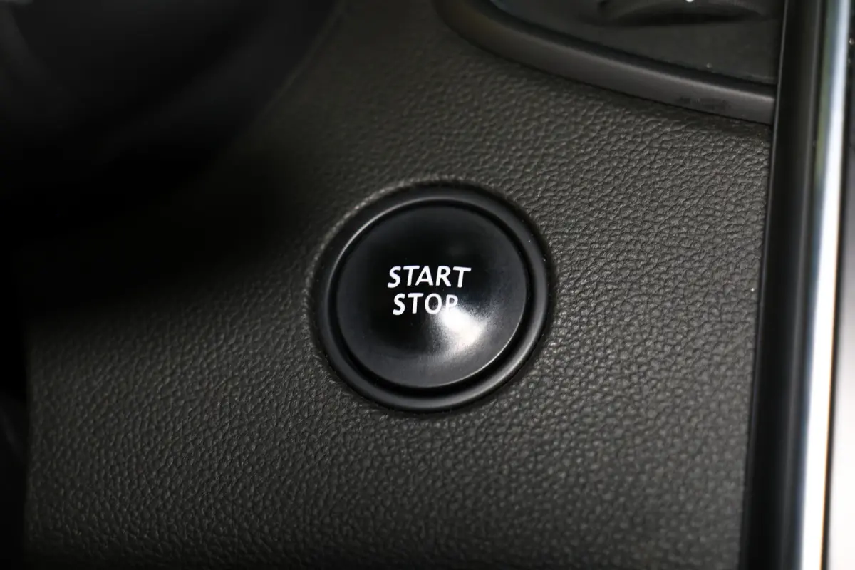 1.2 TCe Intens AVM LED NAVI CRUISE CLIMA KEYLESS PDC BT THAAK "17
