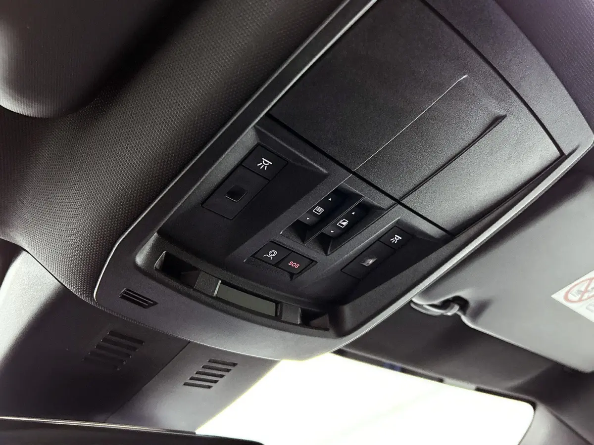 GT Avantage 210pk 73 kWh Automaat | Schuif-/kanteldak | Elektrisch Verstelb. Bestuurdersstoel | Focal-Geluidssysteem | Drive Assist Plus Pack | 3 Fase | Warmtepomp | Elektrische Klep | Matri