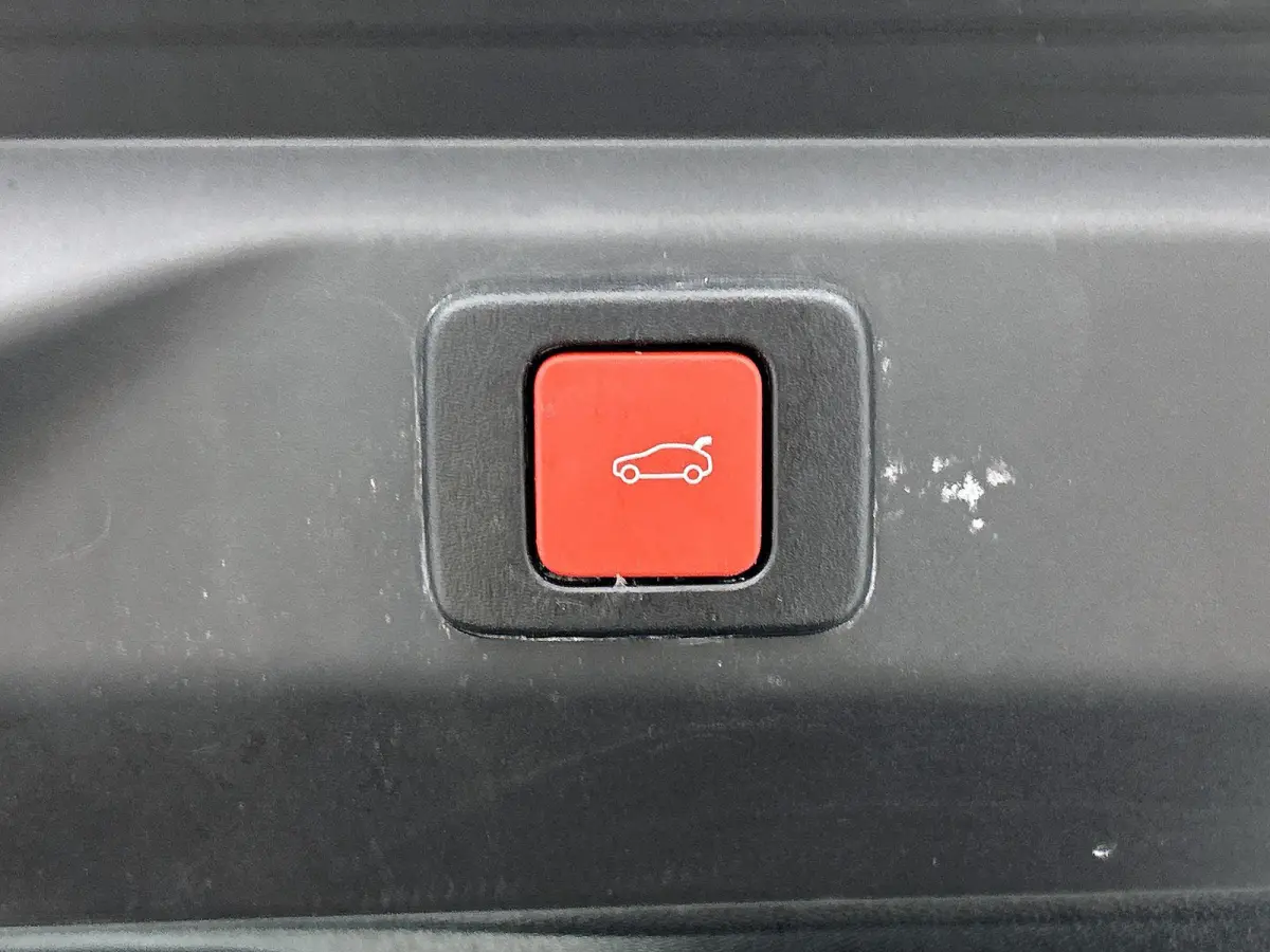 GT Avantage 210pk 73 kWh Automaat | Schuif-/kanteldak | Elektrisch Verstelb. Bestuurdersstoel | Focal-Geluidssysteem | Drive Assist Plus Pack | 3 Fase | Warmtepomp | Elektrische Klep | Matri