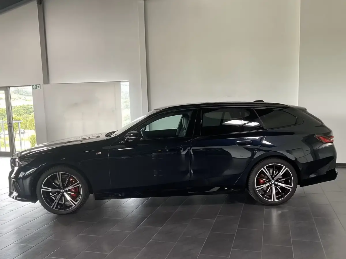 540d xDrive M-SPORT Pro ** LED, PANORAMA, LEDER, 20-inch LMV, ICONIC GLOW, TREKH ** Ex BMW - € 32.800 onder NP ** ** INFORMEER OOK NAAR ONZE AANTREKKELIJKE FINANCIAL-LEASE TARIEVEN **