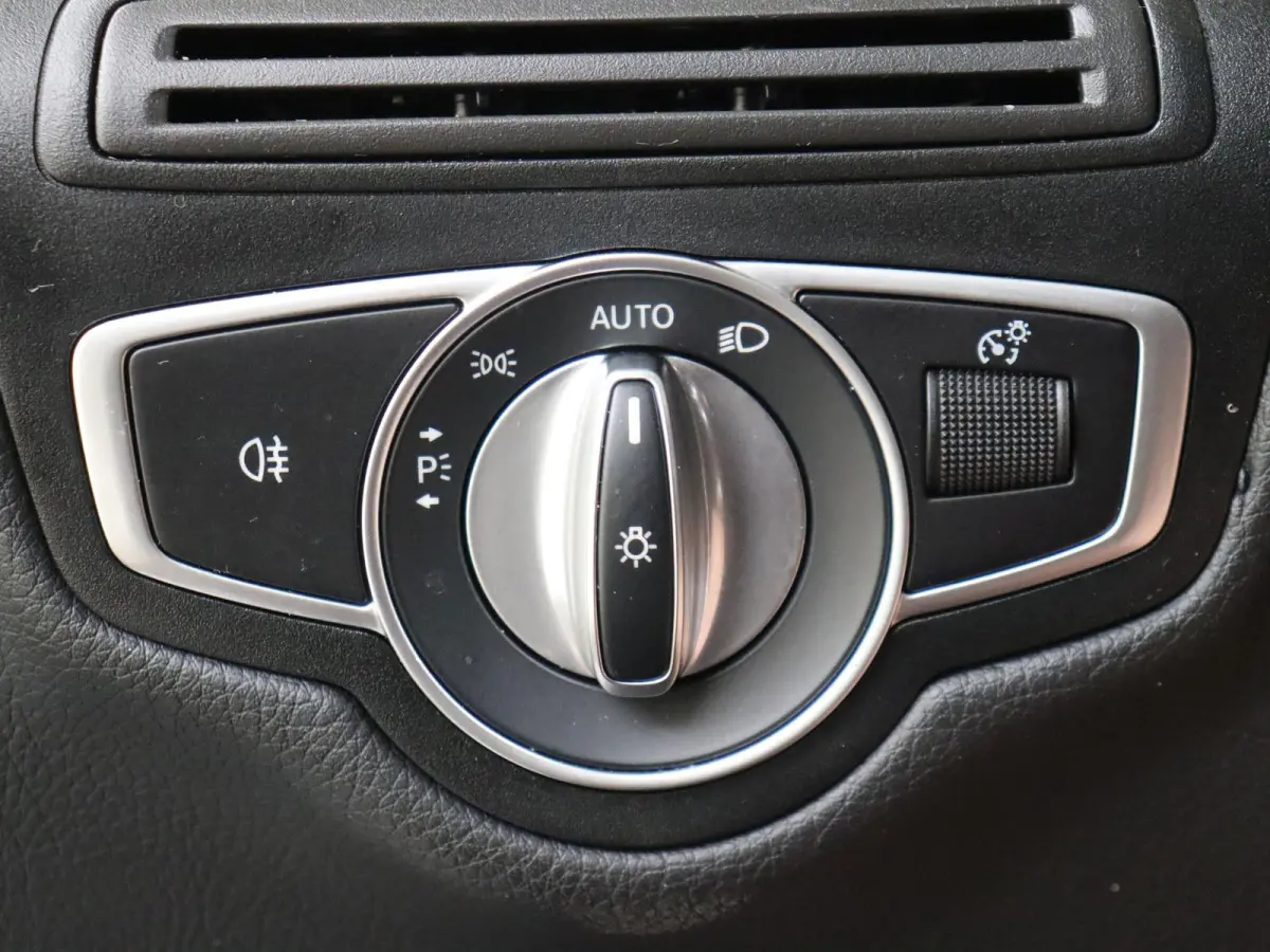 200 Premium Plus / Schuifdak / Memory / Burmester / 360 Camera /Leder