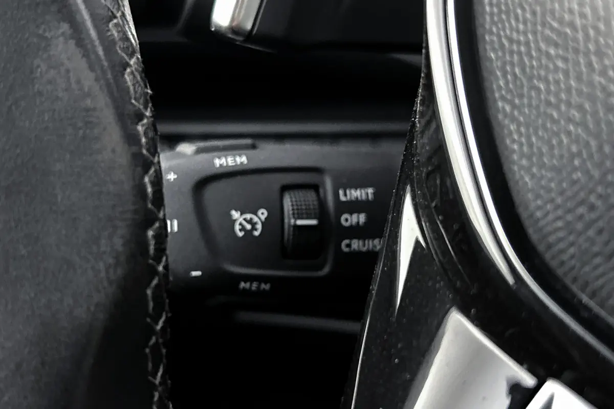1.6 HYbrid 225 Blue Lease Allure | LED | Half leder | Pano
