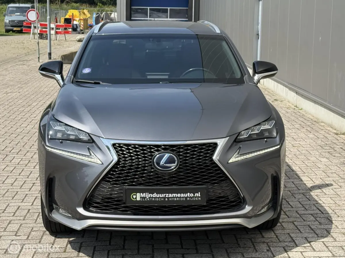 300h Aut. AWD F sport , Dealer, 2 de eig, Netjes !