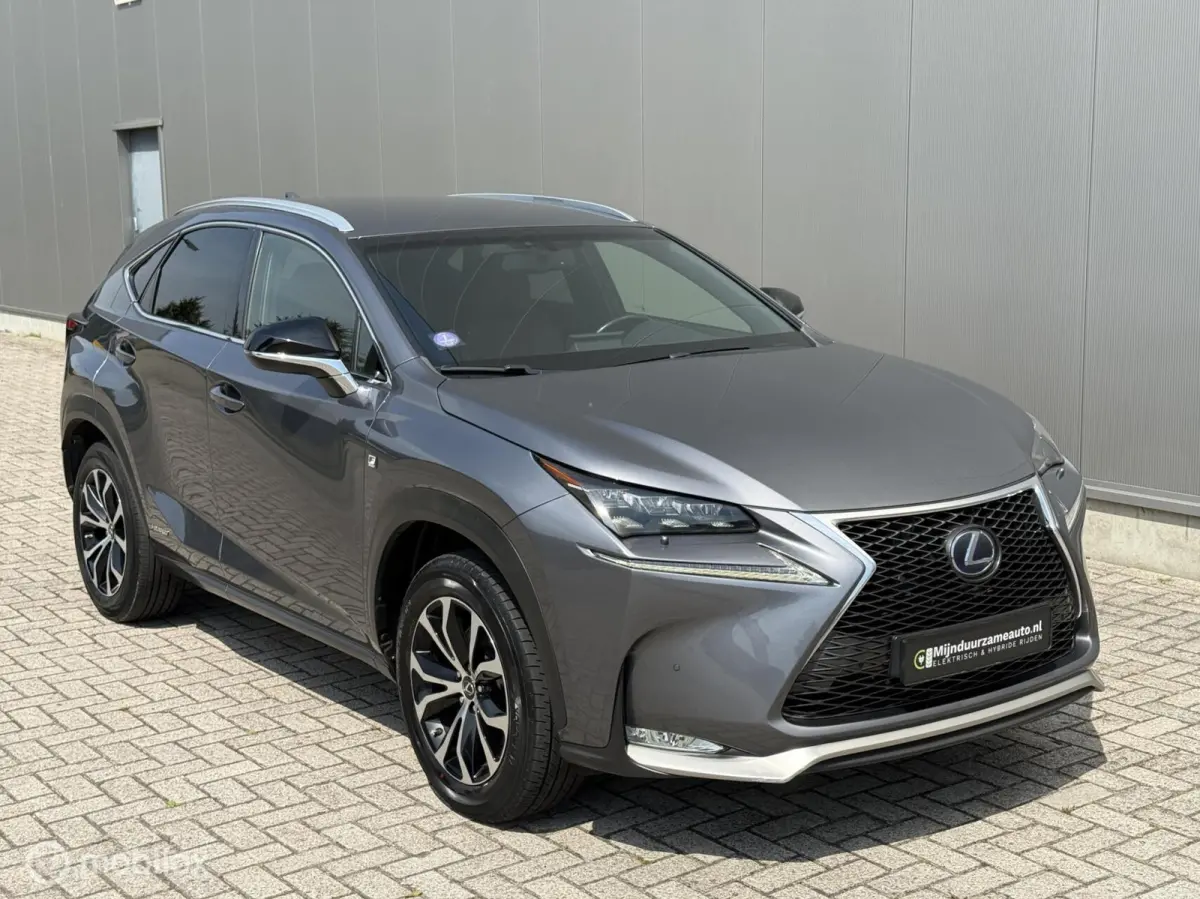 300h Aut. AWD F sport , Dealer, 2 de eig, Netjes !