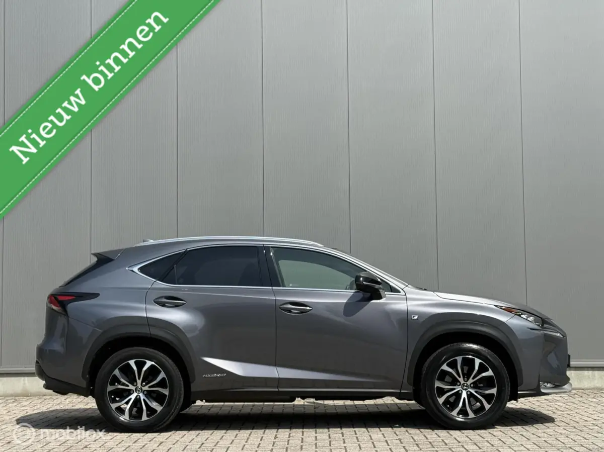 300h Aut. AWD F sport , Dealer, 2 de eig, Netjes !