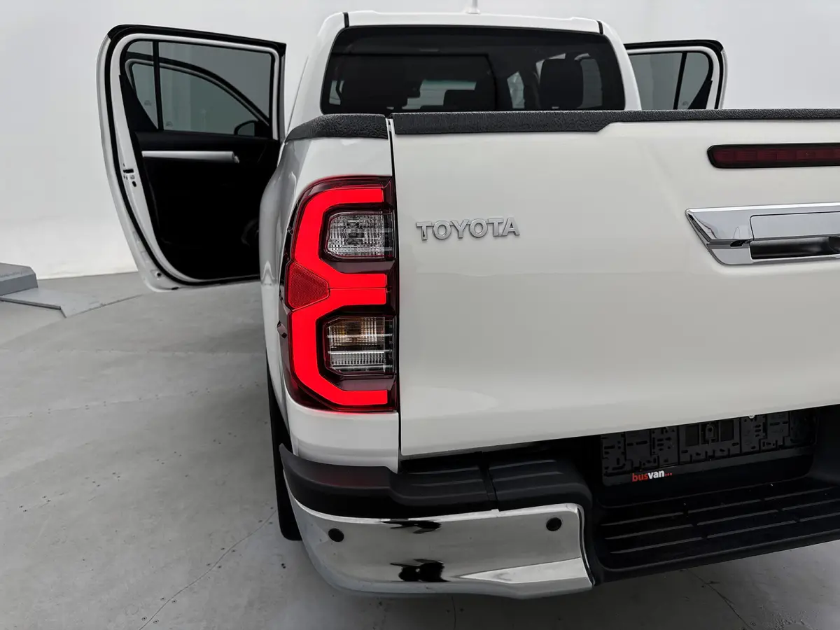 2.8 D-4D Double Cab Professional 4x4 Navigatie Bpm-vrij Led Cruise control Camera