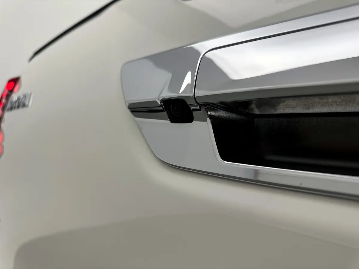 2.8 D-4D Double Cab Professional 4x4 Navigatie Bpm-vrij Led Cruise control Camera