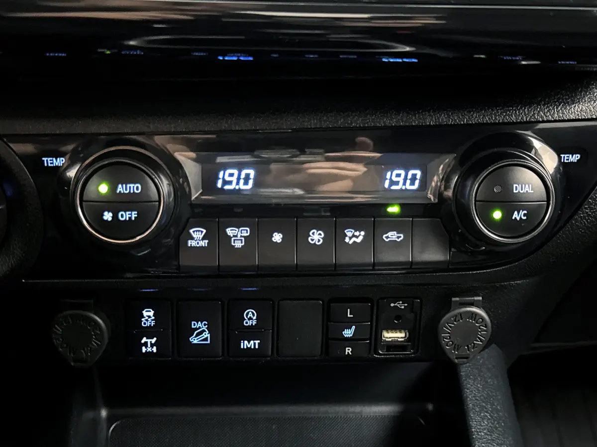 2.8 D-4D Double Cab Professional 4x4 Navigatie Bpm-vrij Led Cruise control Camera