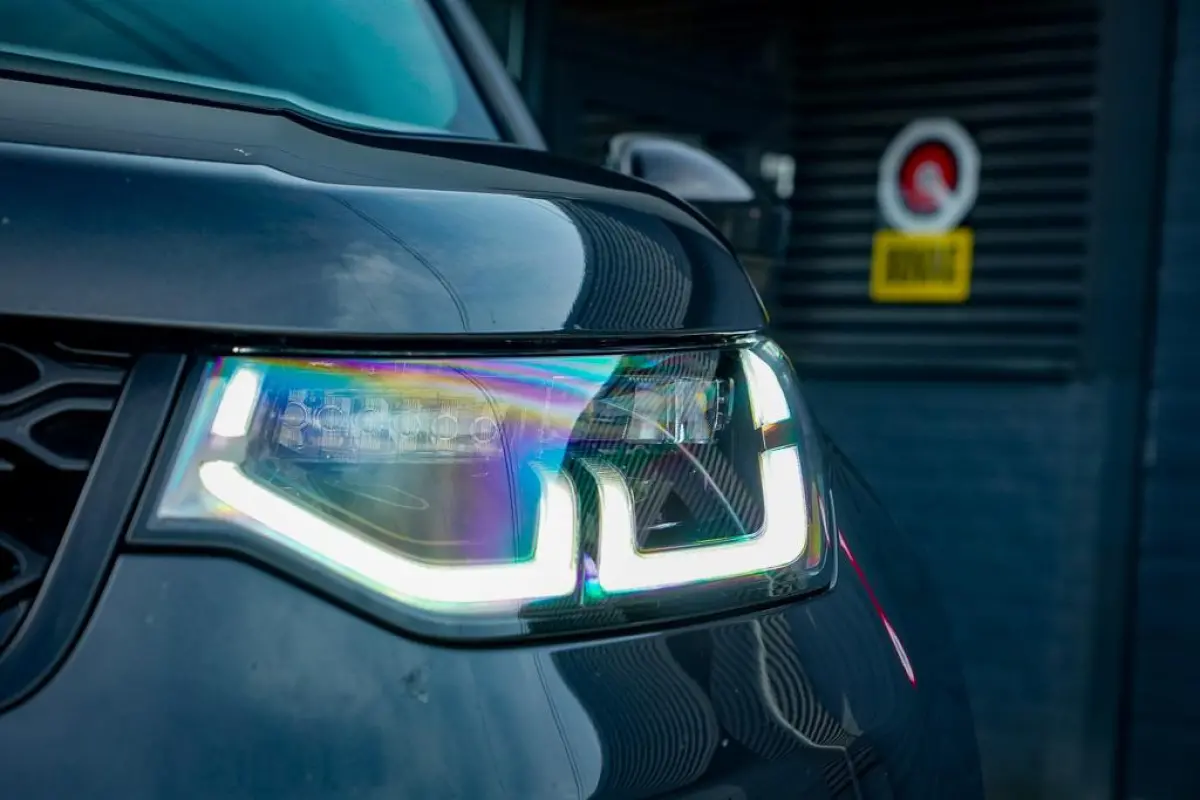 P300e 1.5 R-Dynamic HSE / Pano / Trekhaak / Dealer Ond / 1 Eig / Meridian Surround