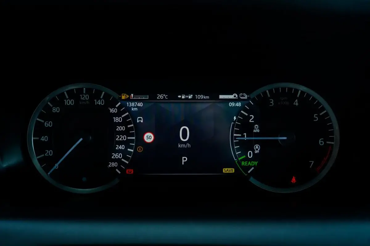 P300e 1.5 R-Dynamic HSE / Pano / Trekhaak / Dealer Ond / 1 Eig / Meridian Surround