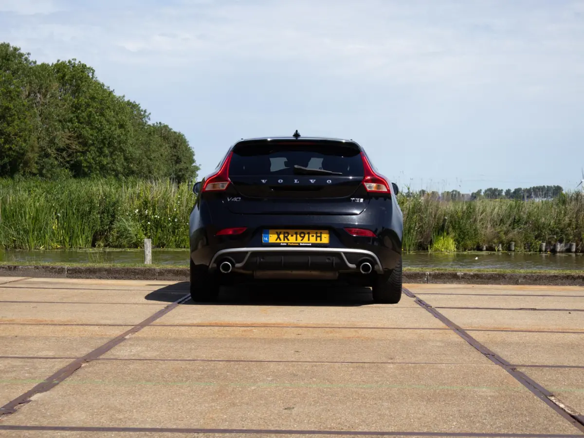 1.5 T3 Polar+ Sport R-Design LED Pano 18"