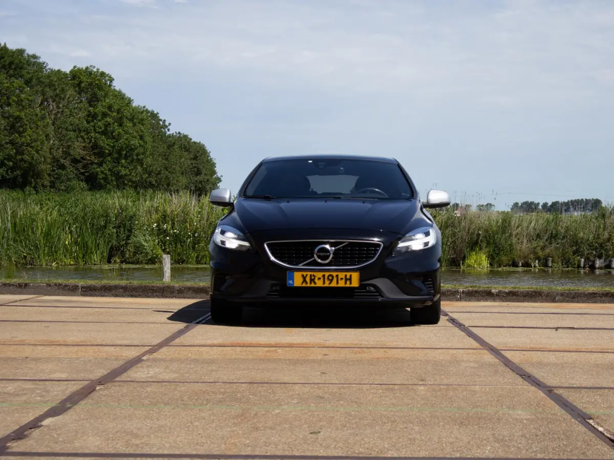1.5 T3 Polar+ Sport R-Design LED Pano 18"