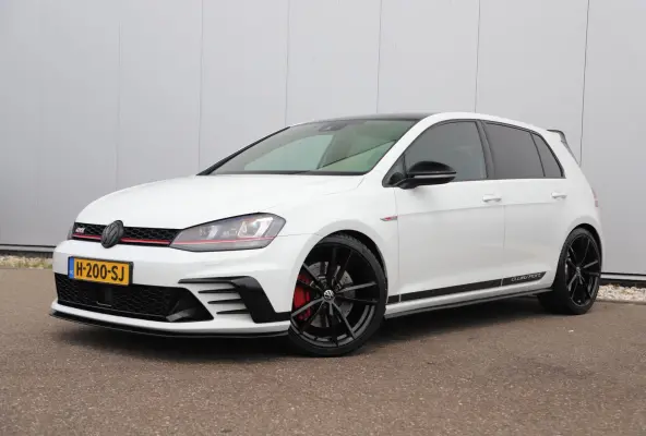 2.0 TSI GTI Clubsport DSG Automaat 394PK Armytrix Uitlaat Downpipe 19 inch Pretoria Michelin PS5 Achteruitrijcamera Carplay Adaptive Cruise