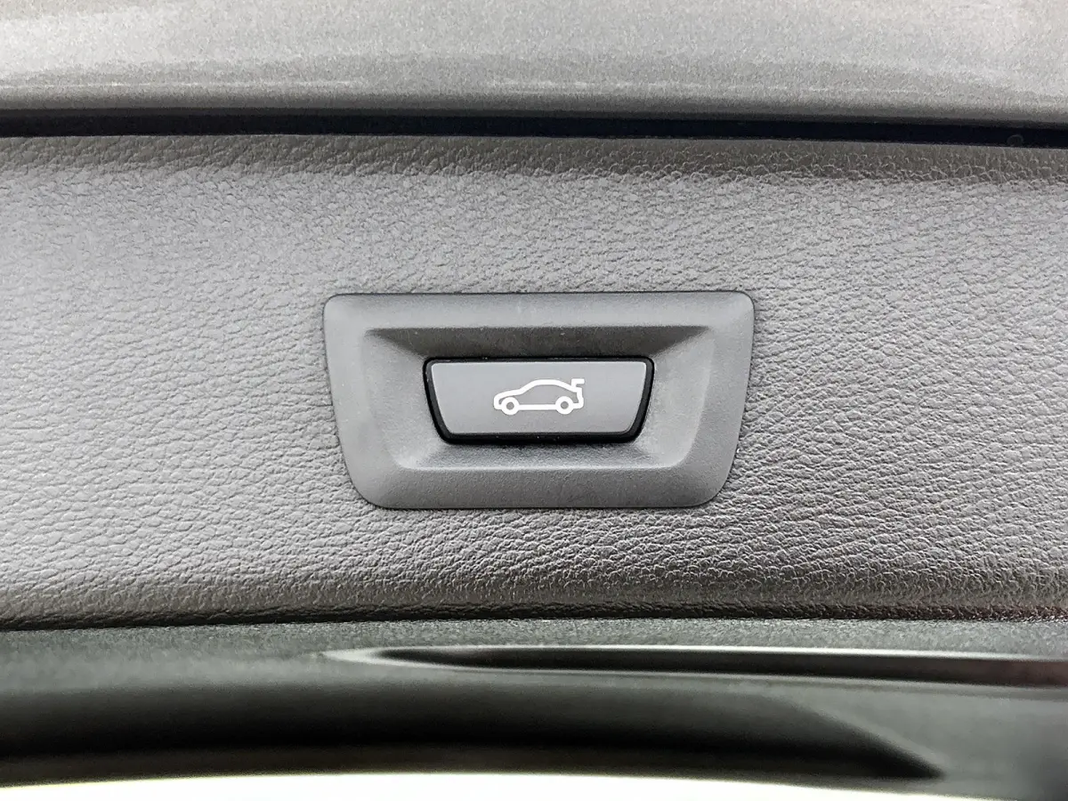SDrive20i Centennial High Executive M-SPORT VOL!! | 185PK | NL-AUTO | PANO | HEAD-UP | GOED ONDERH | STOELVERW | 360CAM |