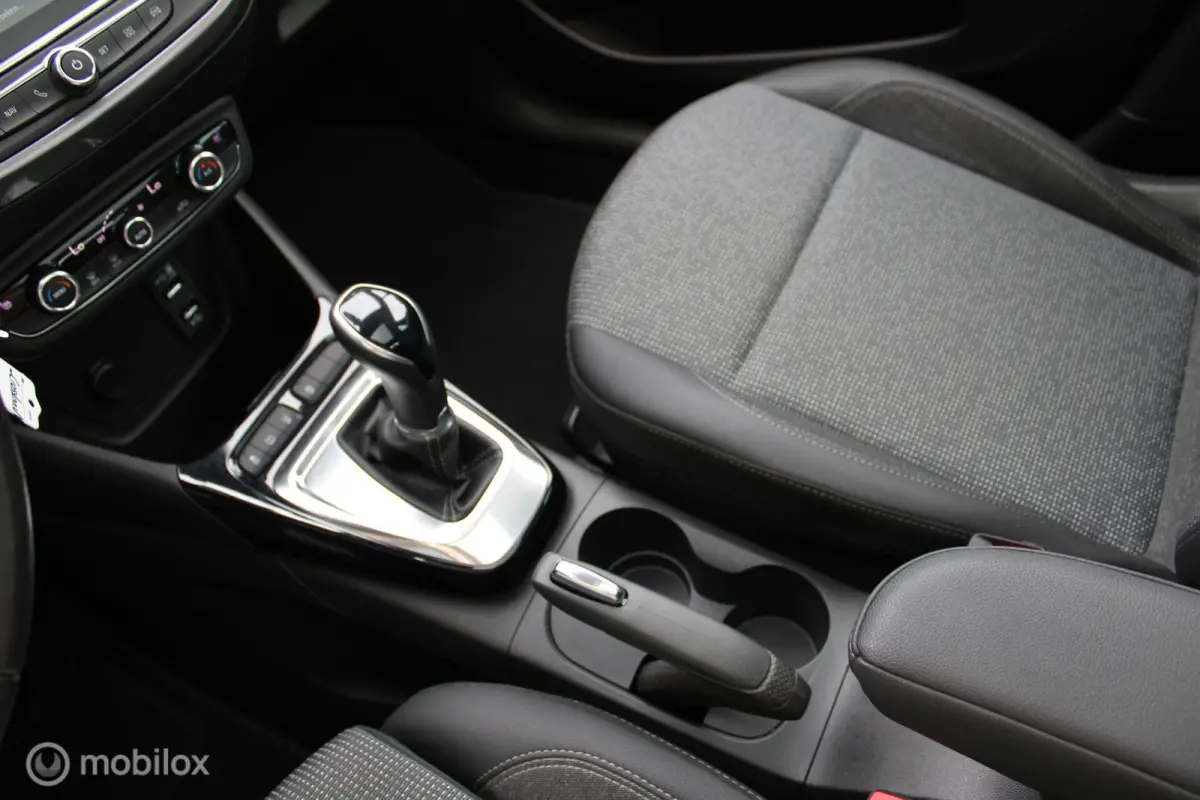 1.2 Turbo GS Line 130 PK, Automaat, Trekhaak, Pano, Camera, Full Led, Pdc voor + achter, stoel verwarming, Comfort stoelen, App connect, Clima, Navi, Donkerglas, 16 inch Lmv.