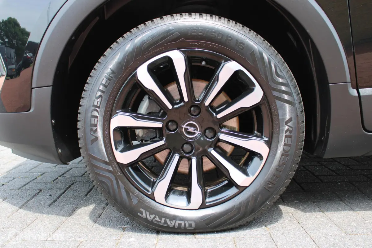 1.2 Turbo GS Line 130 PK, Automaat, Trekhaak, Pano, Camera, Full Led, Pdc voor + achter, stoel verwarming, Comfort stoelen, App connect, Clima, Navi, Donkerglas, 16 inch Lmv.