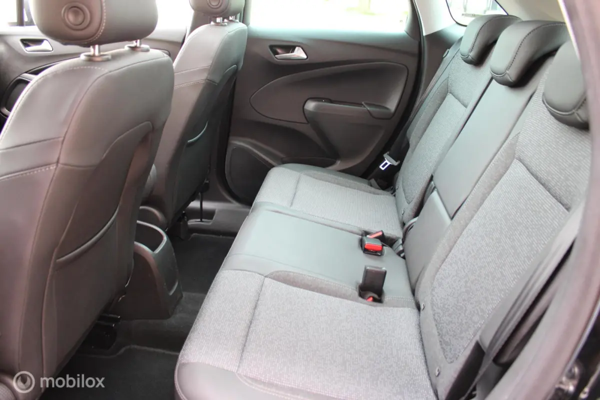 1.2 Turbo GS Line 130 PK, Automaat, Trekhaak, Pano, Camera, Full Led, Pdc voor + achter, stoel verwarming, Comfort stoelen, App connect, Clima, Navi, Donkerglas, 16 inch Lmv.