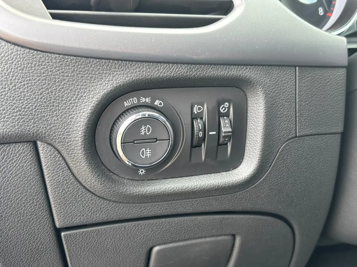 1.4 Turbo AUTOMAAT 120 Jaar Edition | AppleCarPlay/ AndroidAuto | Climate Control | Comfortstoelen |