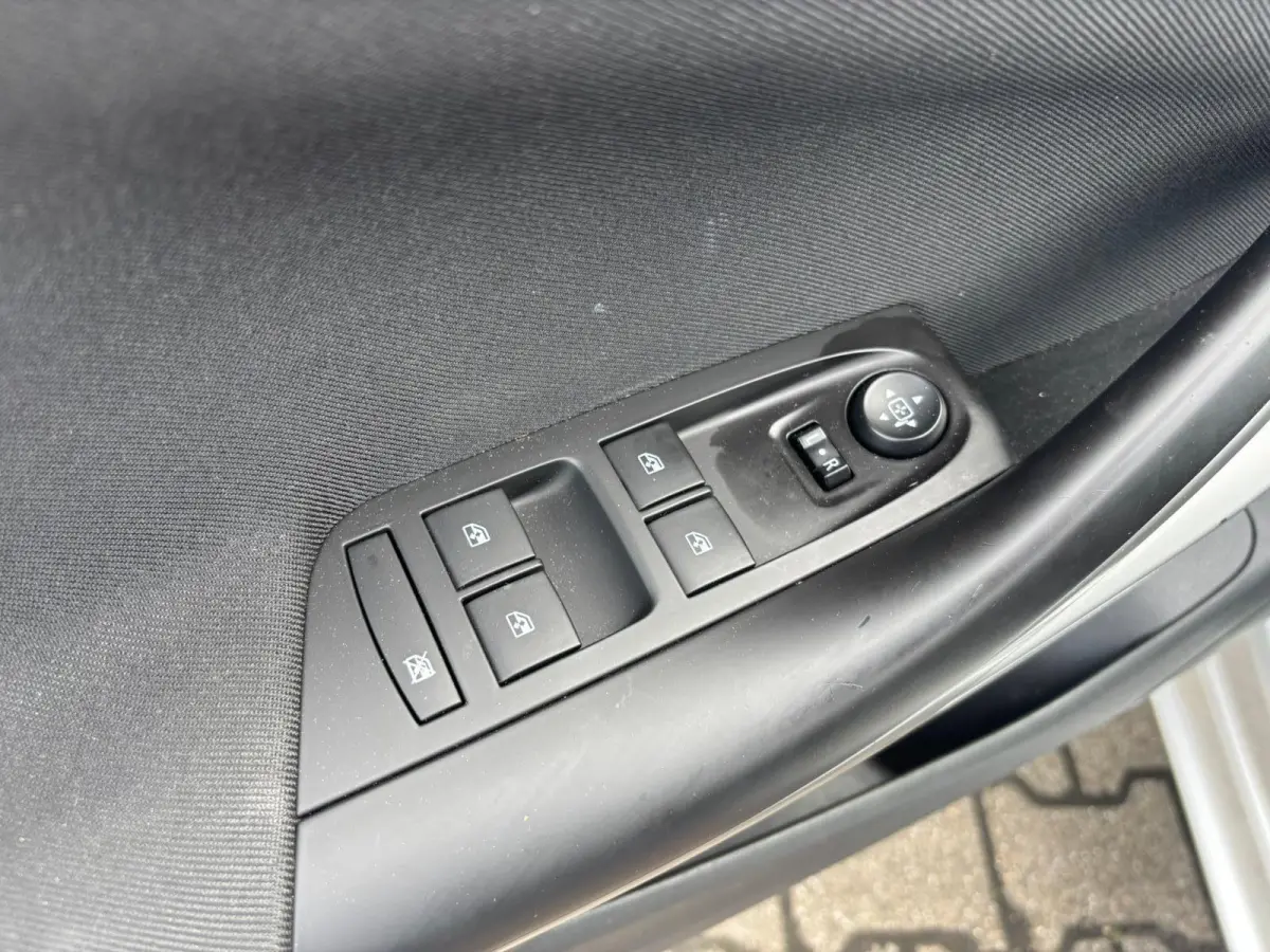 1.4 Turbo AUTOMAAT 120 Jaar Edition | AppleCarPlay/ AndroidAuto | Climate Control | Comfortstoelen |