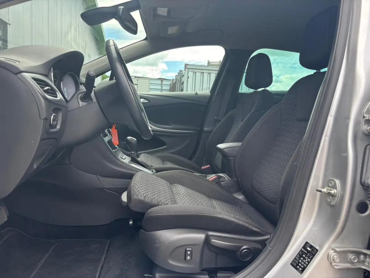 1.4 Turbo AUTOMAAT 120 Jaar Edition | AppleCarPlay/ AndroidAuto | Climate Control | Comfortstoelen |