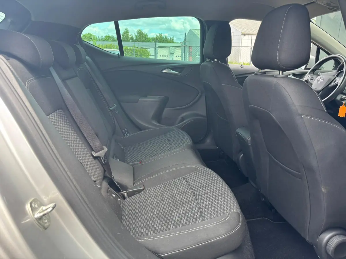 1.4 Turbo AUTOMAAT 120 Jaar Edition | AppleCarPlay/ AndroidAuto | Climate Control | Comfortstoelen |
