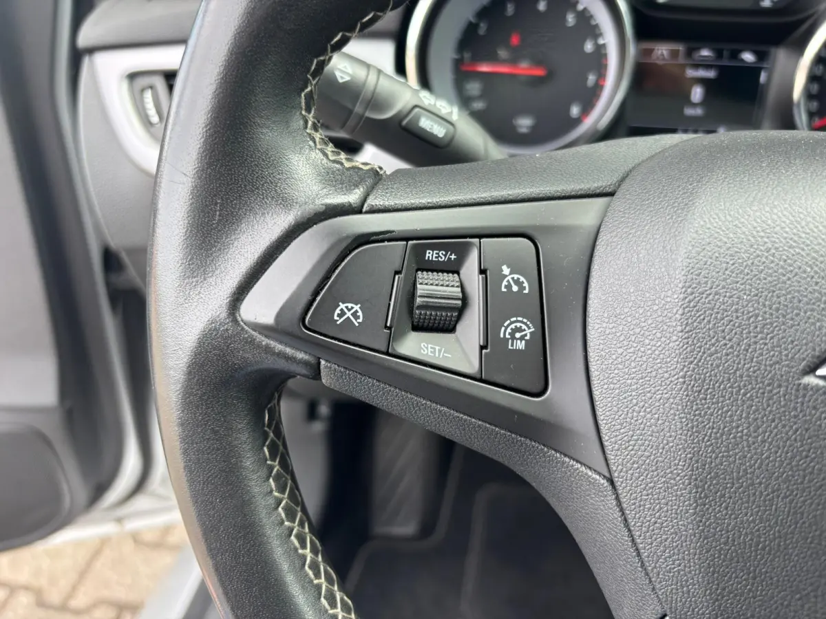 1.4 Turbo AUTOMAAT 120 Jaar Edition | AppleCarPlay/ AndroidAuto | Climate Control | Comfortstoelen |