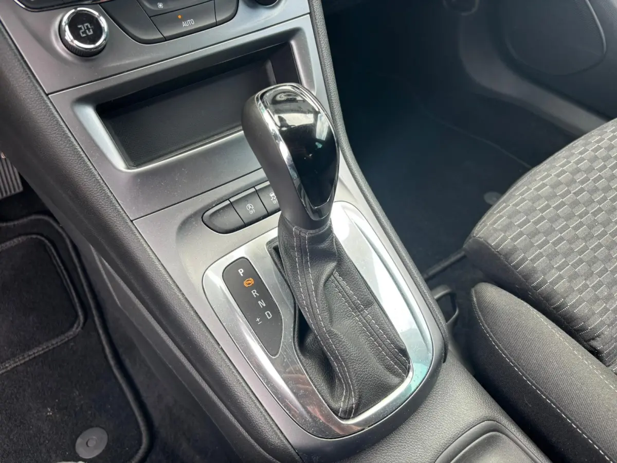1.4 Turbo AUTOMAAT 120 Jaar Edition | AppleCarPlay/ AndroidAuto | Climate Control | Comfortstoelen |