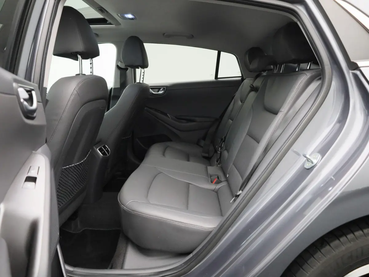 Premium EV 38 kWh | SCHUIFDAK | NAVIGATIE | CAMERA | STOELVERWARMING/KOELING | LEDER