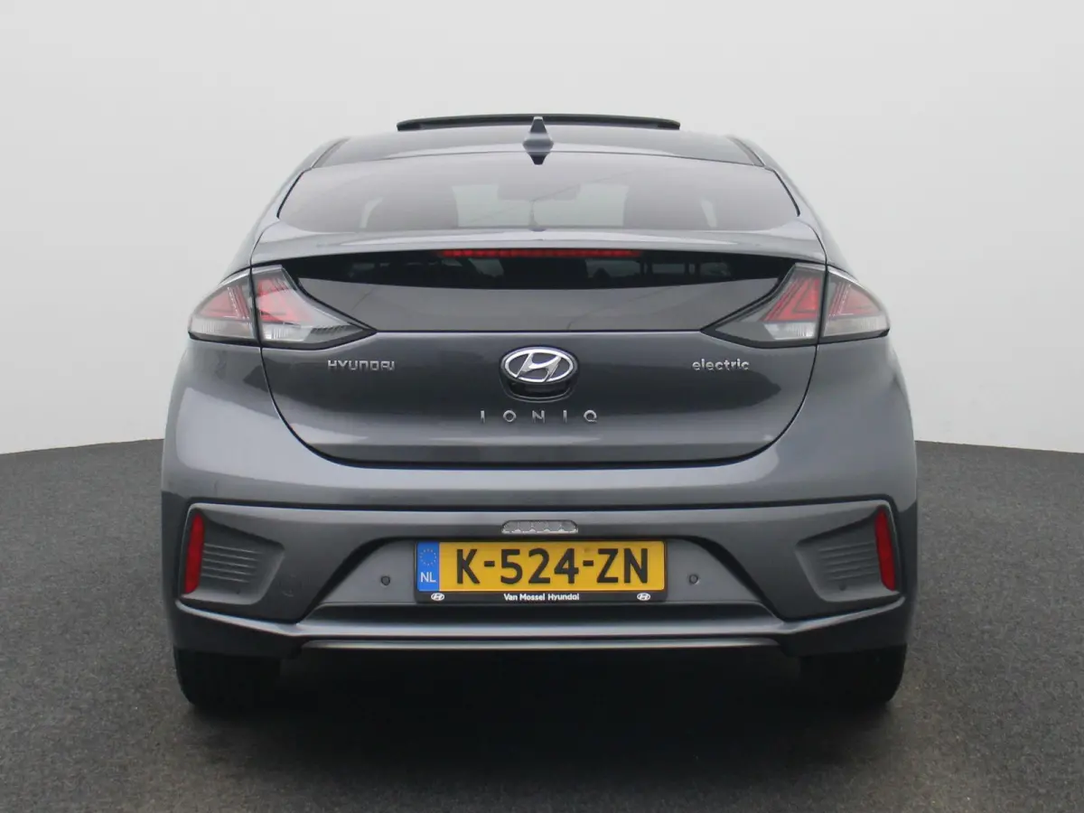Premium EV 38 kWh | SCHUIFDAK | NAVIGATIE | CAMERA | STOELVERWARMING/KOELING | LEDER