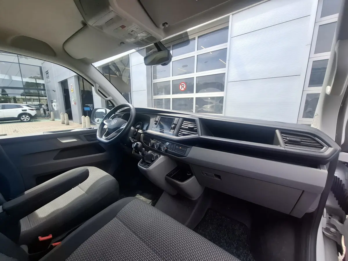 2.0 TDI L2H1 28 Highline | Android/Apple Carplay | LM Velgen 16" | Cruise Control | Sidebars | Achteruitrijcamera + PDC Voor en Achter | Airco |