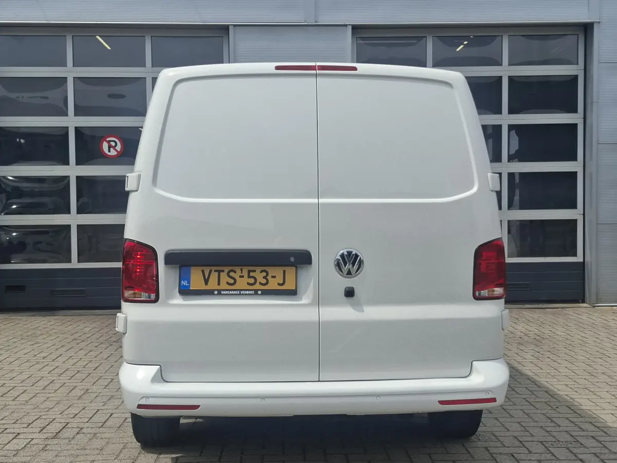 2.0 TDI L2H1 28 Highline | Android/Apple Carplay | LM Velgen 16" | Cruise Control | Sidebars | Achteruitrijcamera + PDC Voor en Achter | Airco |