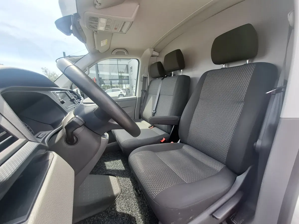 2.0 TDI L2H1 28 Highline | Android/Apple Carplay | LM Velgen 16" | Cruise Control | Sidebars | Achteruitrijcamera + PDC Voor en Achter | Airco |