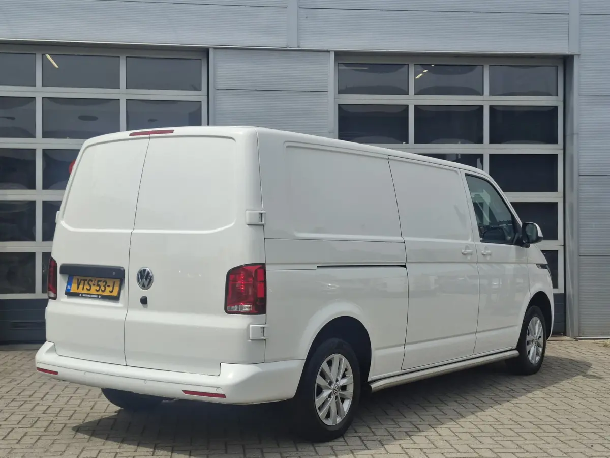 2.0 TDI L2H1 28 Highline | Android/Apple Carplay | LM Velgen 16" | Cruise Control | Sidebars | Achteruitrijcamera + PDC Voor en Achter | Airco |