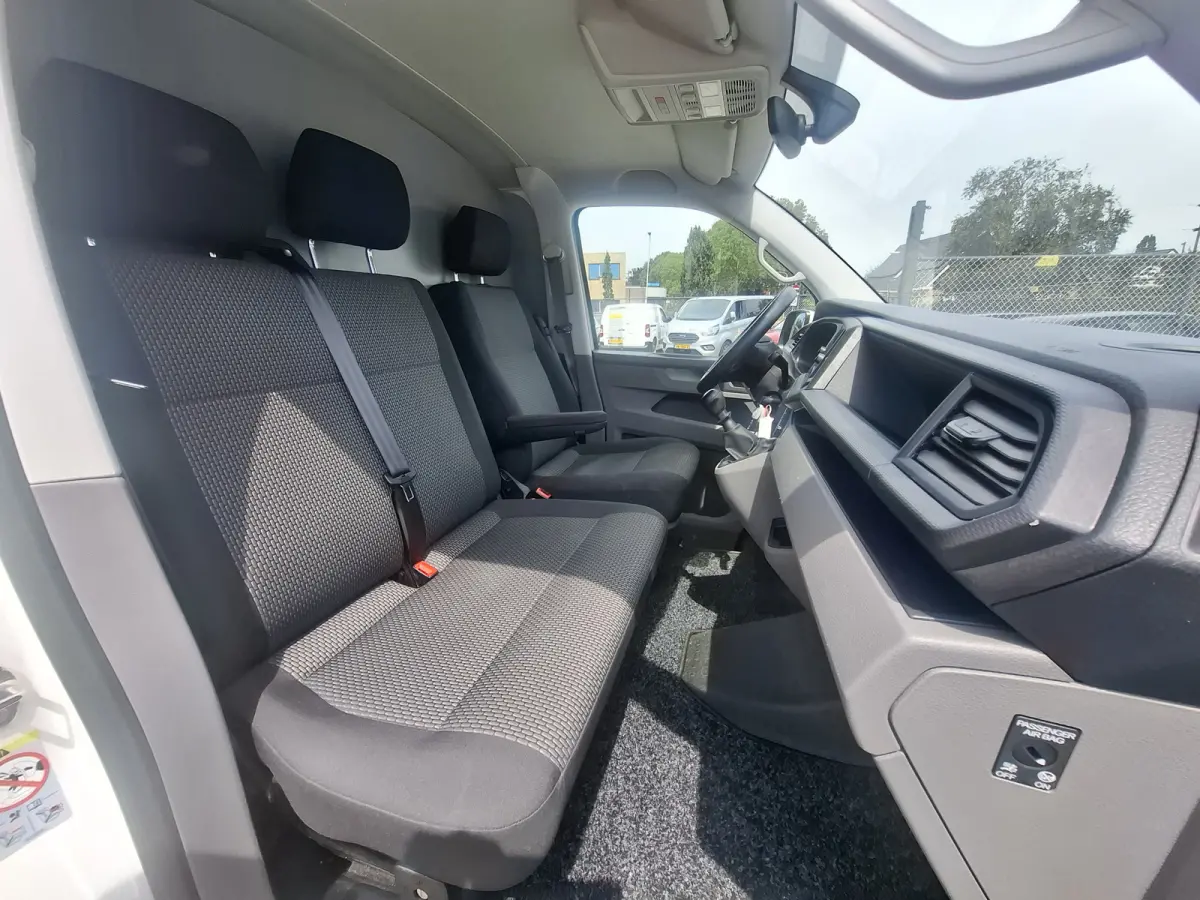 2.0 TDI L2H1 28 Highline | Android/Apple Carplay | LM Velgen 16" | Cruise Control | Sidebars | Achteruitrijcamera + PDC Voor en Achter | Airco |