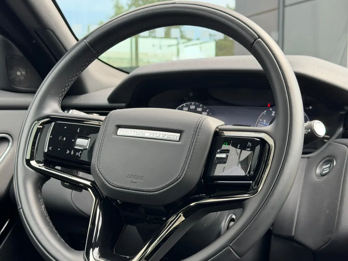 P400e AWD Dynamic SE | Black Pack | Pano | Cold Climate | 20 Inch | Adaptive Cruise Control