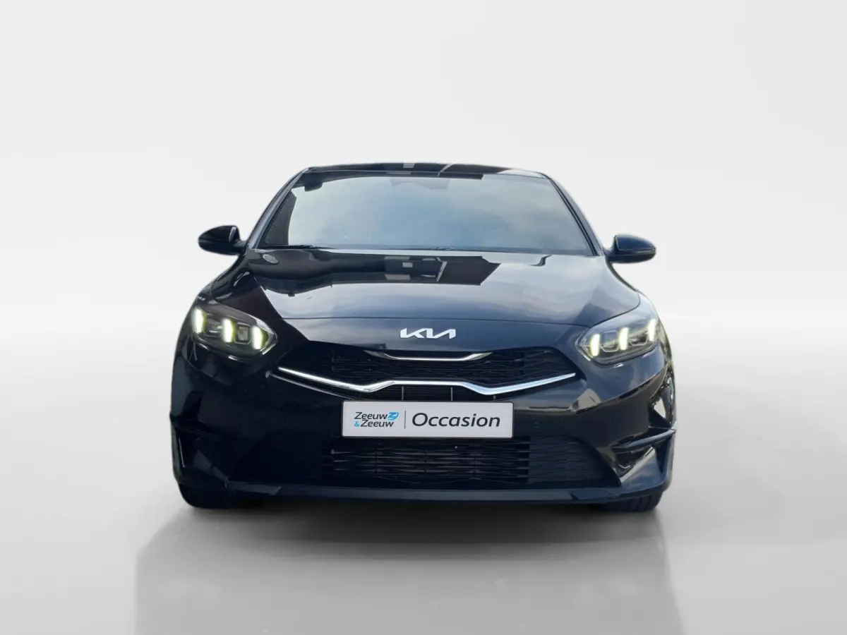1.0T Design Edition | Stoel en stuurverwarming | Dodehoek detectie | Navigatie | Camera | Apple carplay / Android Auto | JBL sound system |