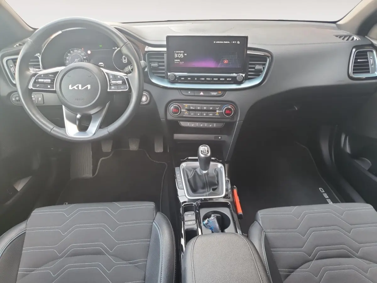 1.0T Design Edition | Stoel en stuurverwarming | Dodehoek detectie | Navigatie | Camera | Apple carplay / Android Auto | JBL sound system |