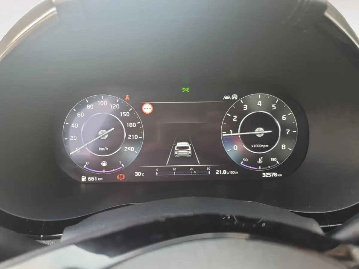 1.0T Design Edition | Stoel en stuurverwarming | Dodehoek detectie | Navigatie | Camera | Apple carplay / Android Auto | JBL sound system |