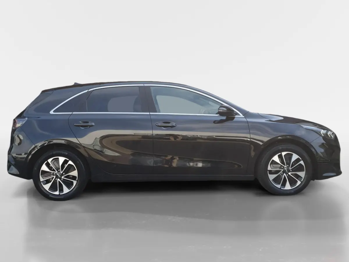 1.0T Design Edition | Stoel en stuurverwarming | Dodehoek detectie | Navigatie | Camera | Apple carplay / Android Auto | JBL sound system |