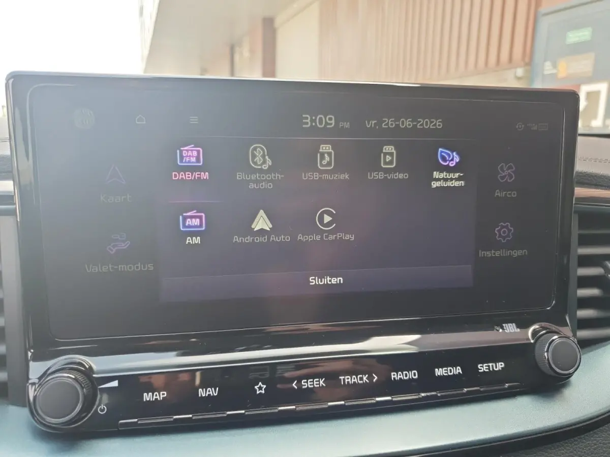 1.0T Design Edition | Stoel en stuurverwarming | Dodehoek detectie | Navigatie | Camera | Apple carplay / Android Auto | JBL sound system |